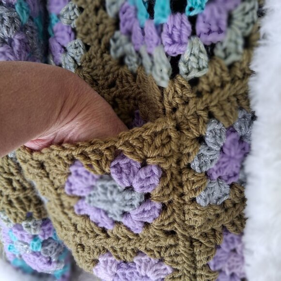 Granny Square Sweater with Fluffy Fur L/XL - Picture 5 of 10